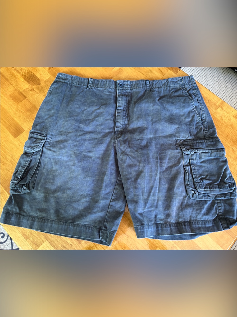 Izod Men's Cargo Shorts in Dark Blue